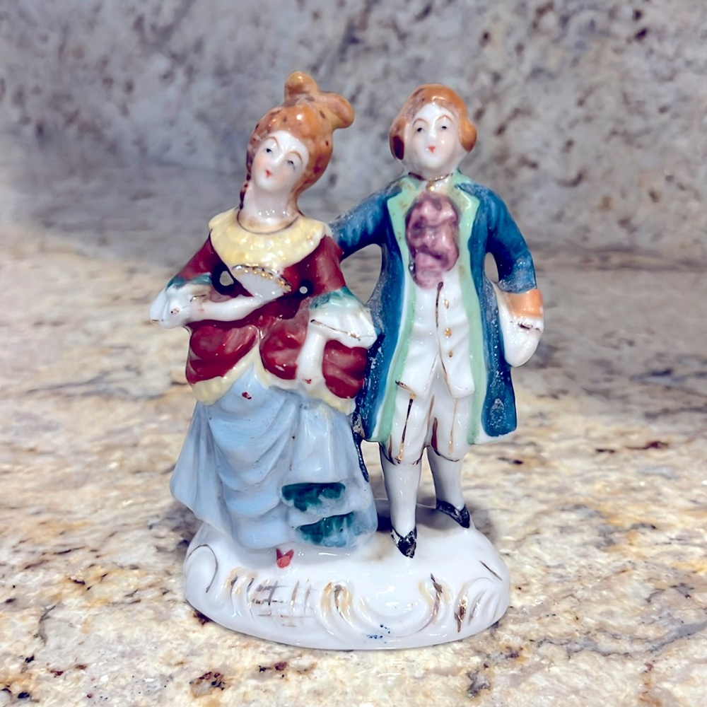 Antique Ceramic Colonial Couple Made Occupied Japan. Ceramic Colonial Lady & Man